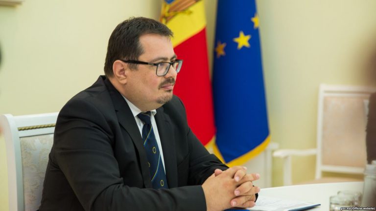 Посол ЕС призвал власти Молдовы отказаться от давления на местных избранников