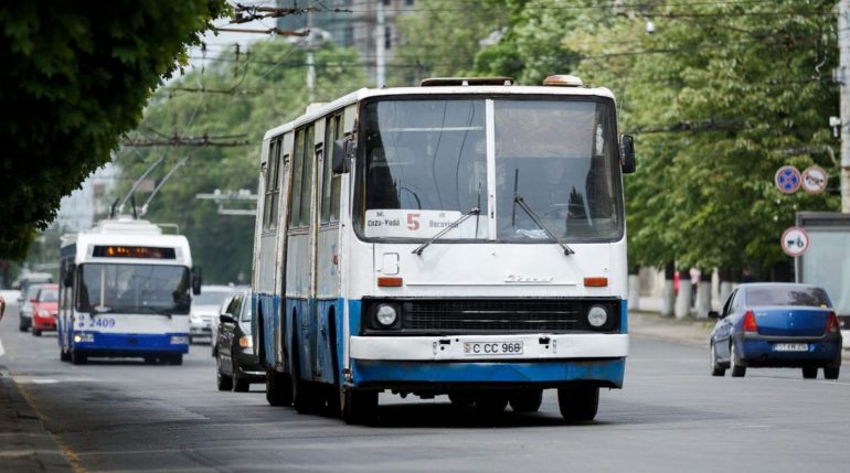 В автобусе было 78 пассажиров после того как на остановке из него