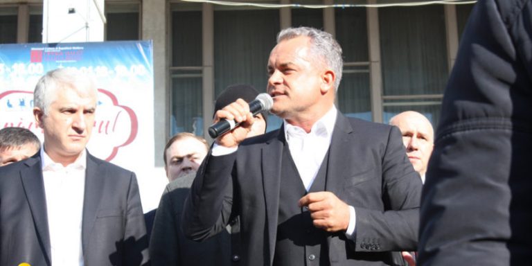 Адвокат Владимира Плахотнюка об объявлении клиента в международный розыск: «Я в Румынии, ничего об этом не знаю”