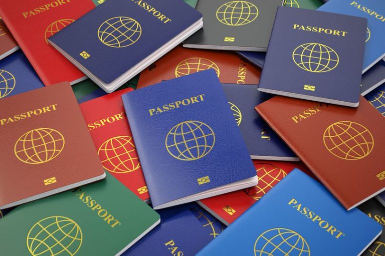 Около половины депортированных из России таджиков вернулись на родину под новым именем