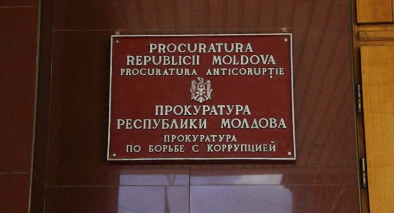 Дело 13 экс-депутатов-перебежчиков: трое отправлены под домашний арест