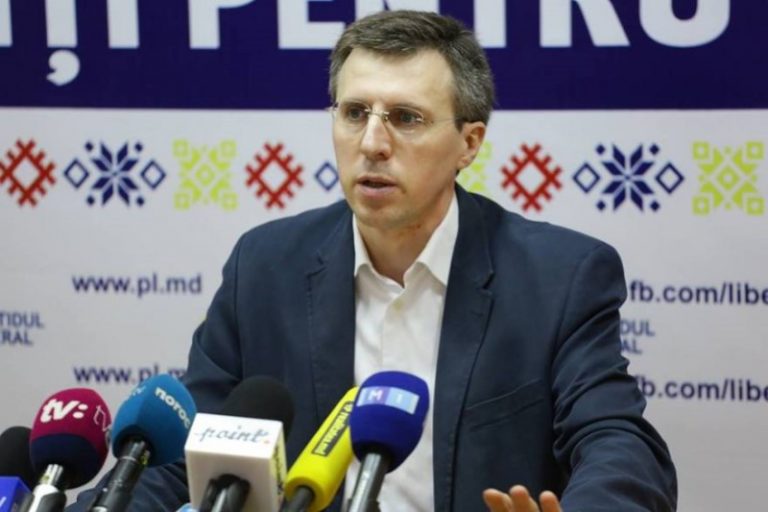 Экс-мэр Кишинева Дорин Киртоакэ подал документы в ЦИК на участие в выборах