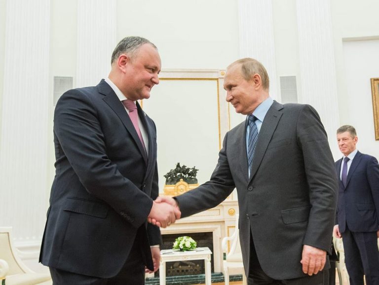 «Путин пригласил меня». Додон отправляется в Санкт-Петербург