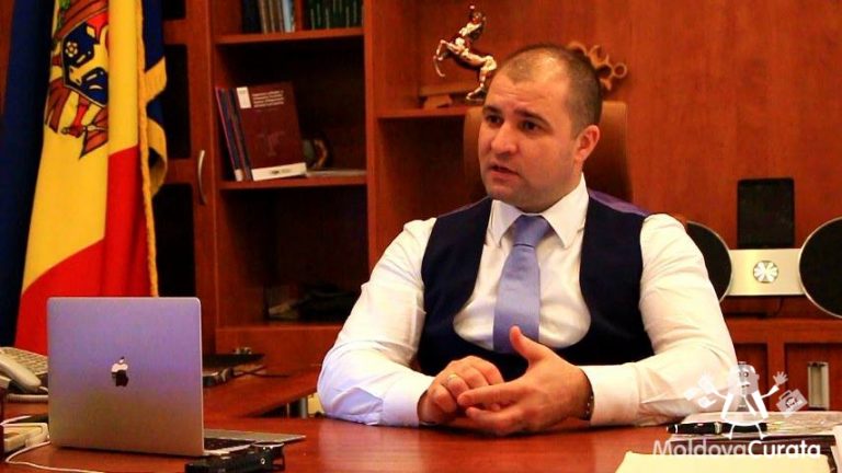 Депутат Pro Moldova уехал в Москву через Стамбул почти одновременно с Додоном