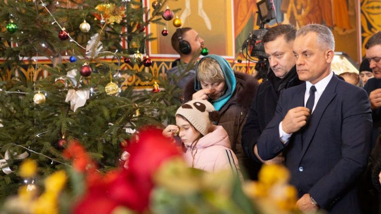 Воронин рассказал, как фирма Плахотнюка перестроила библиотеку в Курском монастыре и за что лидер ДПМ получил орден  «Трудовой Славы»
