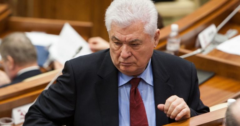 Уходит эпоха. Нынешний парламент без Воронина и Гимпу