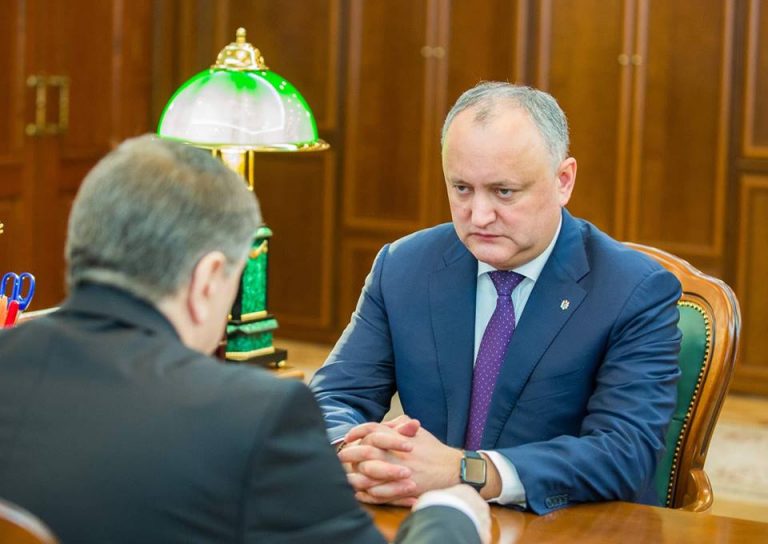 «Указ не подпишу». Додон возмущен требованием МИДЕИ об отстранении посла Молдовы в России