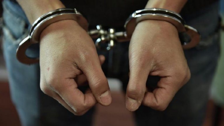 На севере Молдовы мужчина на протяжении семи лет насиловал свою падчерицу. Ему дали 15 лет тюрьмы