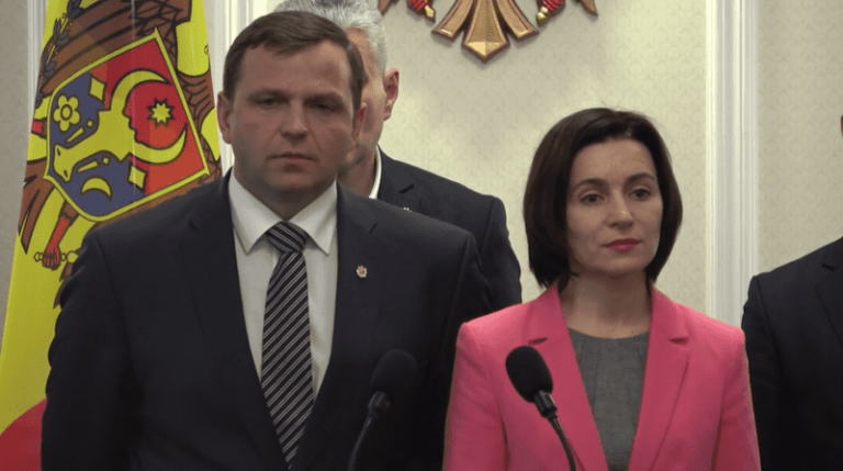 Нэстасе отреагировал стихотворением на назначение кандидатуры Гросу: «Я, конечно, тебя любил, я не мог это отрицать»