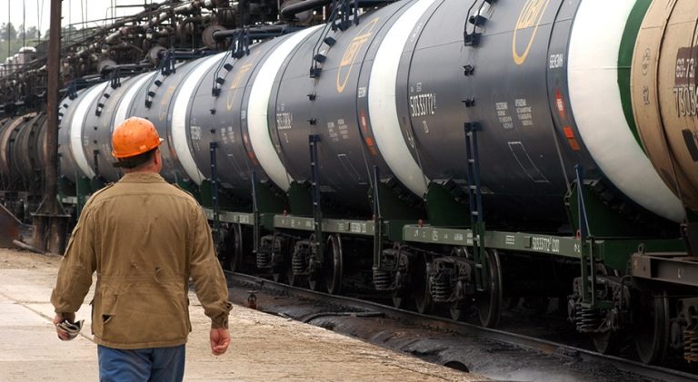 ОПЕК+ согласилась увеличить добычу нефти на 100 тыс. баррелей. Эксперты: это настолько мало, что не имеет смысла