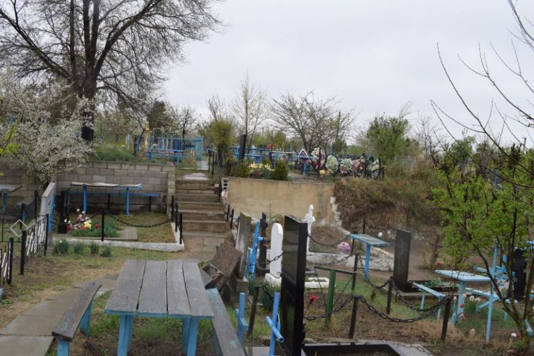 Накануне Радоницы доступ частного транспорта на территорию кладбищ в Кишиневе будет запрещен