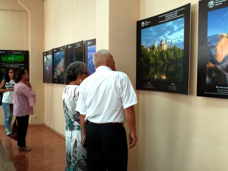 В комратской галерее открылась фотовыставка «Самая красивая страна»