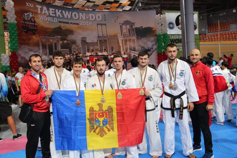 Сборная Молдовы по тхэквондо заработала золото на чемпионате мира