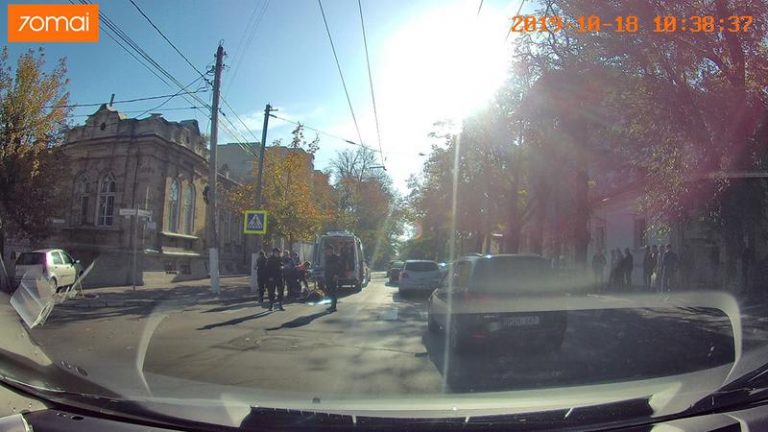 В Кишиневе на пешеходном переходе сбили 82-летнюю женщину