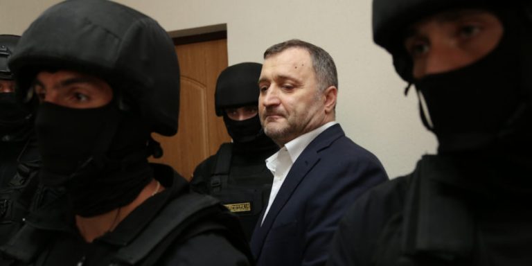 (DOC) ЕСПЧ требует от правительства новых объяснений по делу Филата