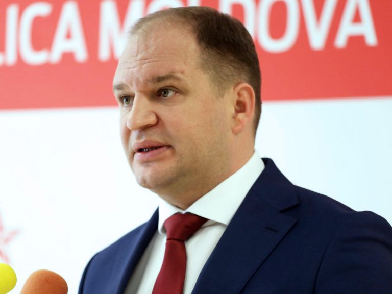 Чебан предлагает отключить от отопления Парламент, Правительство и Администрацию президента