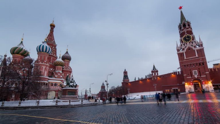 Стали известны процедуры получения разрешения на въезд в Россию