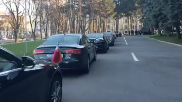 (Видео) Дипломатические встречи продолжаются: в правительстве находятся послы нескольких государств