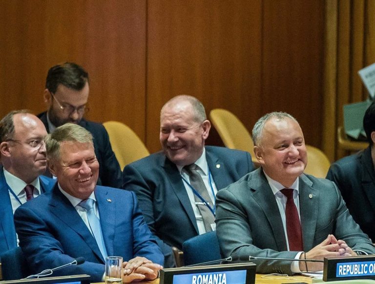 «Румыны сделали важный выбор». Додон поздравил Йоханниса с победой на президентских выборах
