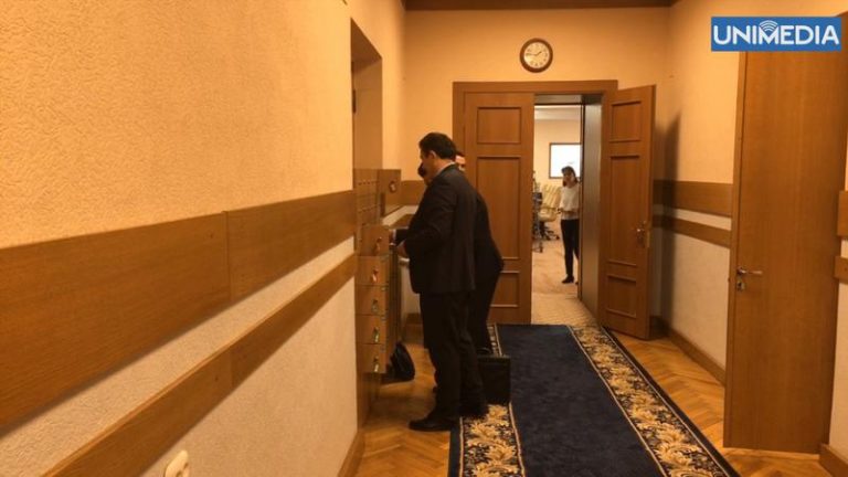 Практика ДПМ вернулась: министры сдают телефоны в «камеры хранения» перед заседанием Правительства
