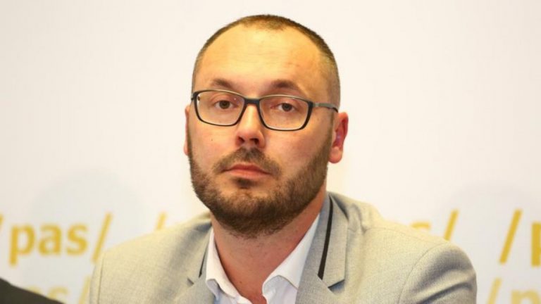 Литвиненко подал в отставку с поста председателя Юридической комиссии Парламента
