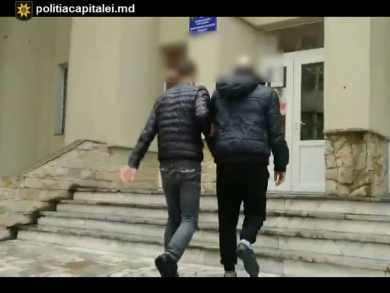 Украл у матери сумку с деньгами и документами. Что грозит преступнику?