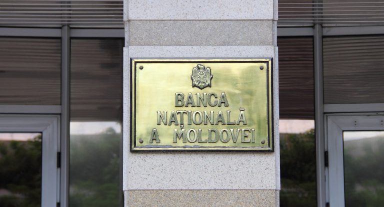 Mold-street.com: Додон говорит о миллиардах, однако цифра в десять раз меньше. Какую прибыль получил НБМ?
