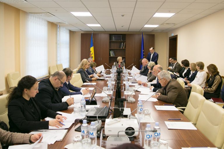 Завтра и послезавтра парламент соберется в последний раз в этом году