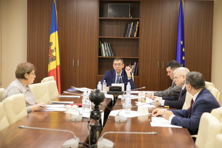 Два кандидата на должность директора Административного совета НАРЭ прошли собеседование. Следует решение законодательного органа