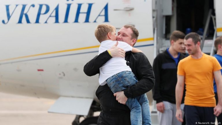 Киев и сепаратисты в Донбассе обменяются пленными до конца года