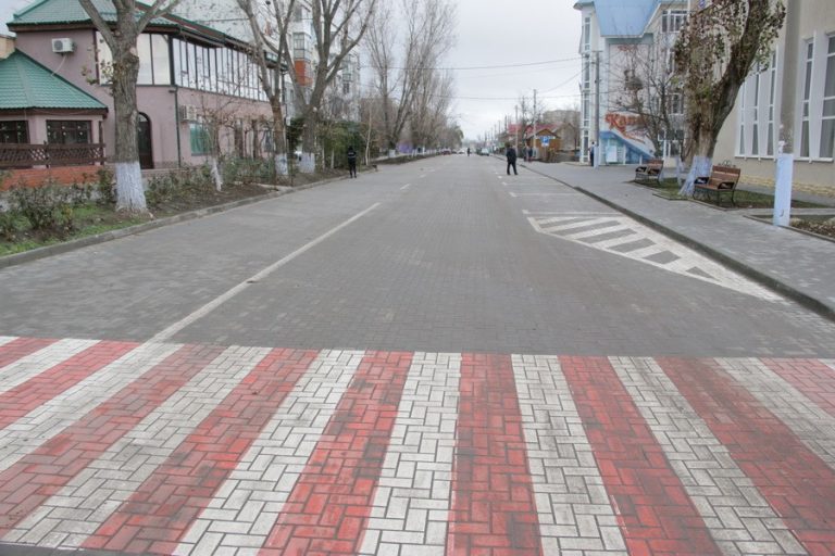 (Фото) В Комрате завершена капитальная реконструкция улицы Пушкина на сумму около 8 млн леев