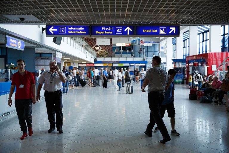 Два иностранца — четыре поддельных документа. Нарушители задержаны в международном аэропорту Кишинева