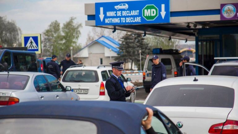 Граждане Молдовы возвращаются домой на праздники: данные Пограничной полиции