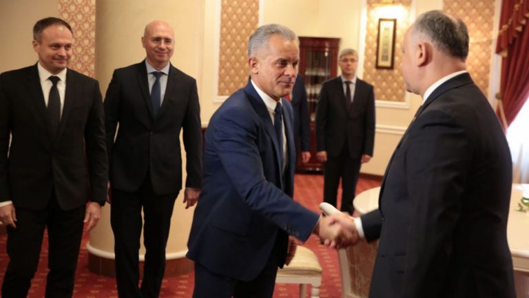 Додон: Интерпол еще не включил Плахотнюка в поисковую систему. Обращаемся напрямую в США, Великобританию и Румынию