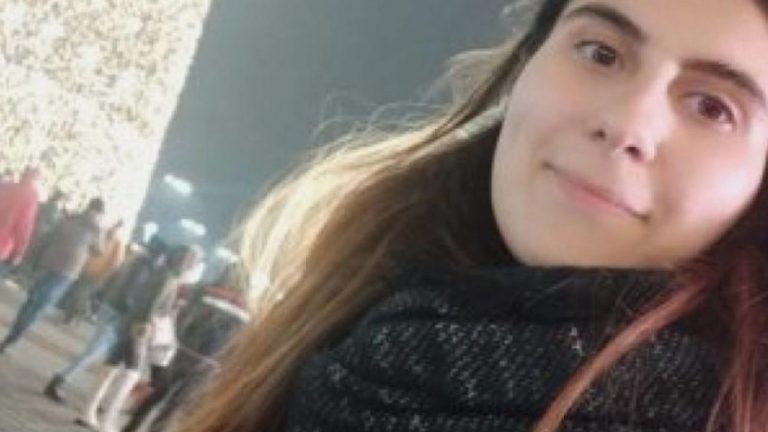 (Видео) Дочь бывшего директора лицея Orizont освободили, но следствие продолжается. В чем она подозревается?
