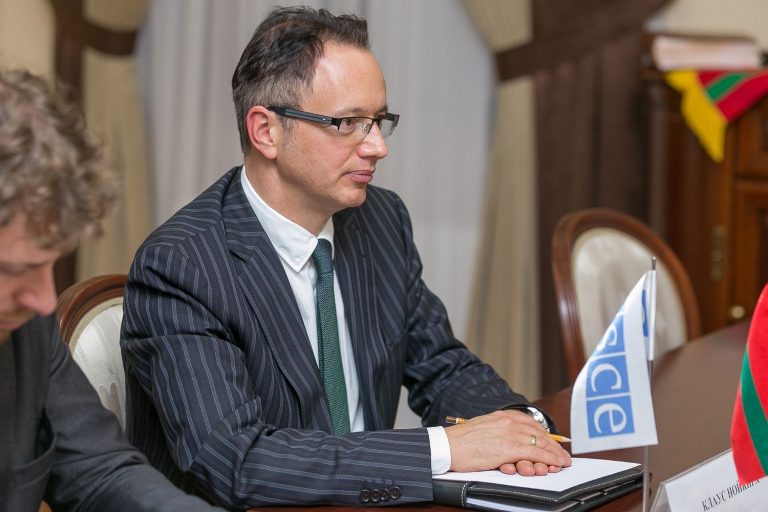 Глава миссии ОБСЕ обеспокоен решением Тирасполя о запрете на въезд машин, зарегистрированных в РМ