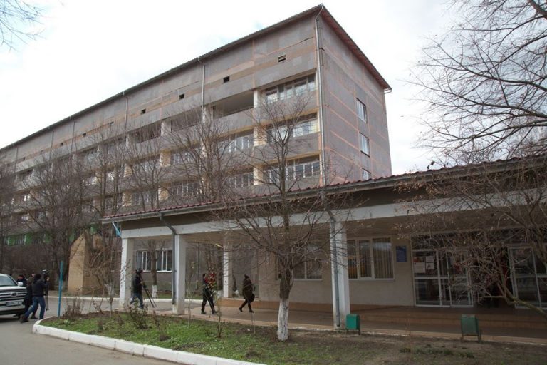 Более 1,5 млн леев незаконно выплатили сотрудникам Вулканештской больницы. Материалы отчета направлены в правоохранительные органы