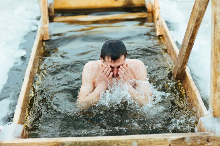 Начинается сезон крещенских купаний. Спасатели напоминают о правилах