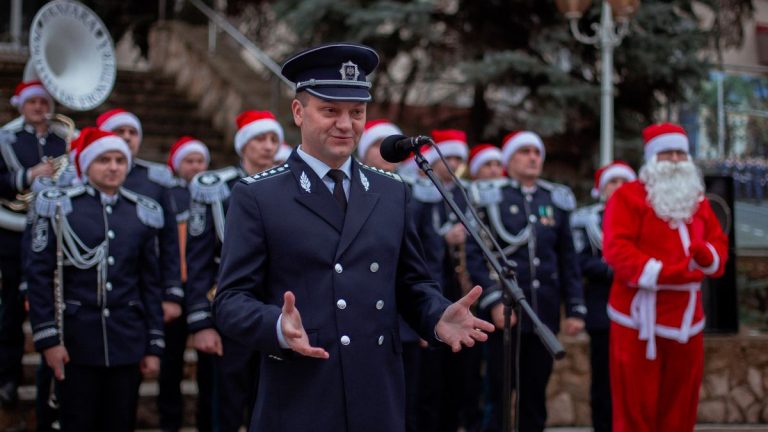 Пожертвования в размере 16 000 евро от родственников и автомобиль, купленный в 2019 году. Начальник пограничной полиции задекларировал доходы