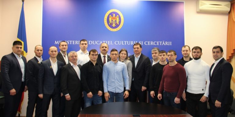 Министерство образования присвоило тренерам, спортсменам и работникам в области физкультуры и спорта спортивные звания и категории