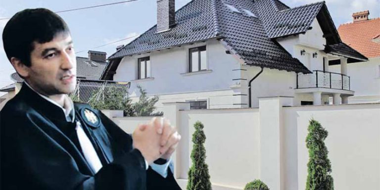 Бывший судья из Верховного суда отказал прокурорам в доступе к дому для оценки
