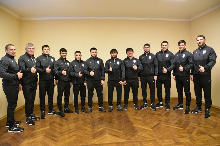 Первые молдавские борцы выступили на Чемпионате Европы