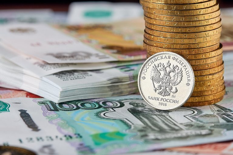 Российский рубль продолжает падать: обменный курс валют на 20 марта
