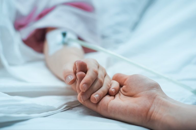 COVID-19: 440 человек в тяжелом состоянии, 23 пациента подключены к аппарату ИВЛ
