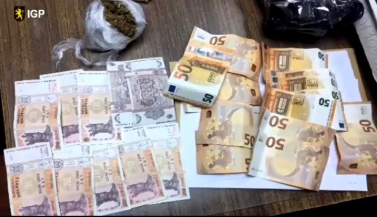 (ВИДЕО) Двое жителей Молдовы продавали наркотики заключенным. Сегодня их задержали