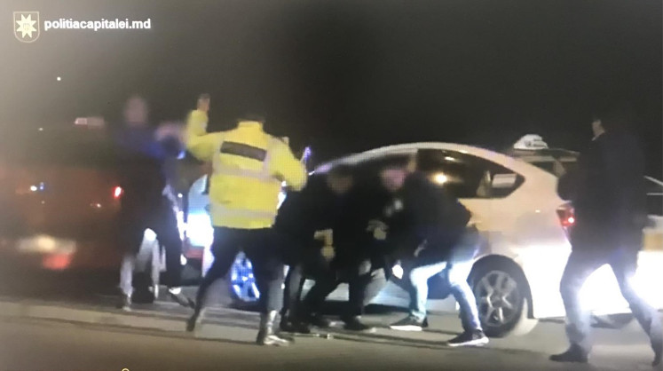 (ВИДЕО) В Кишиневе задержан с поличным лидер преступной группировки, причастной к серии краж