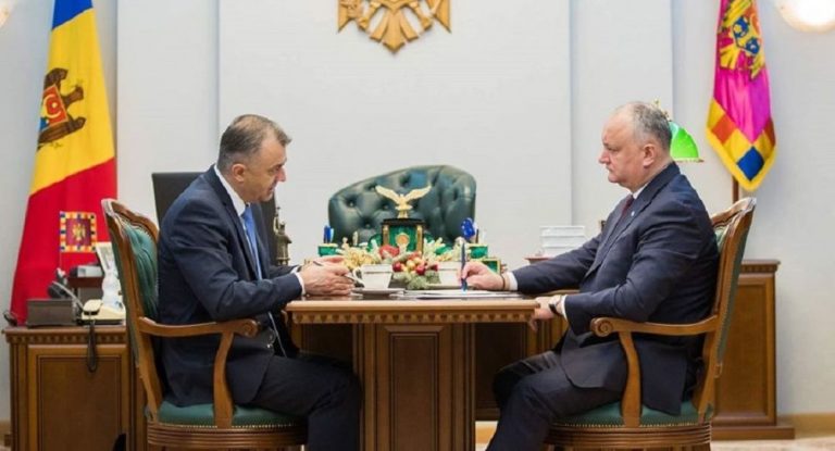 Додон и Кику думают возобновить переговоры с Россией о кредите