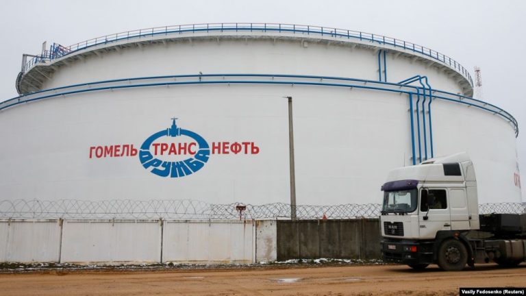 Беларусь начала покупать нефть в США после конфликта с российскими нефтяными компаниями