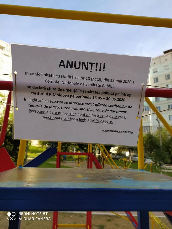 (ФОТО) В Кишиневе вновь закрыли доступ к детским и спортивным площадкам