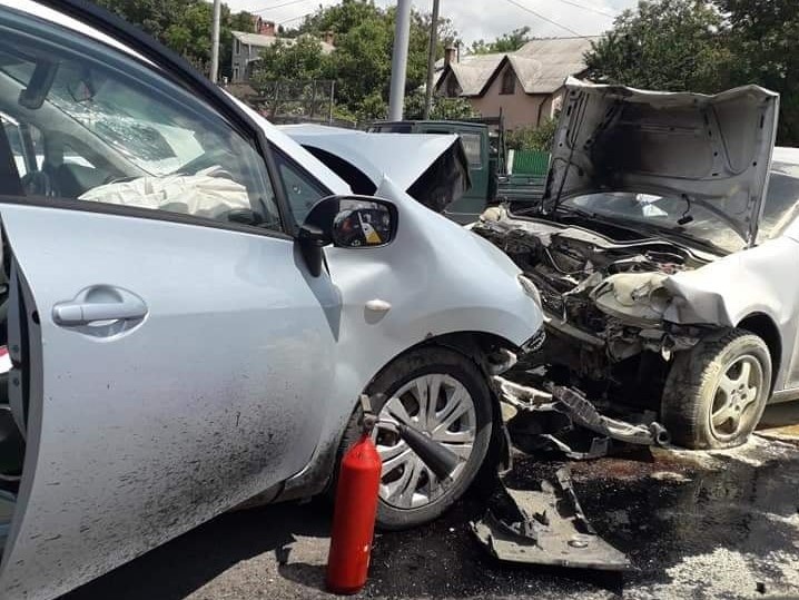 (ВИДЕО) Авария на Петриканах. Один из водителей был госпитализирован